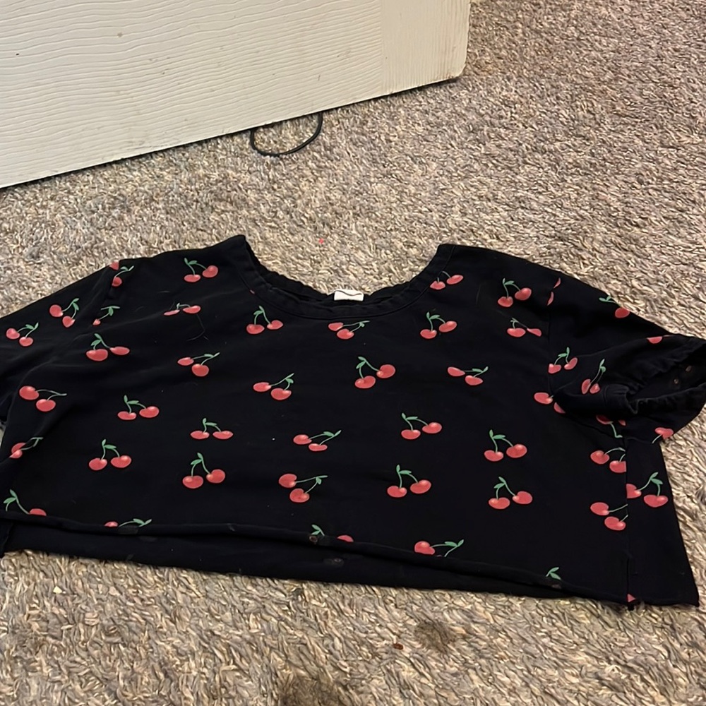 Black cherry crop top